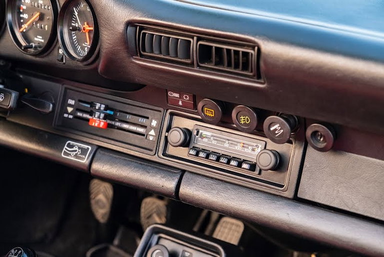 Porsche 911 Carrera 3.2