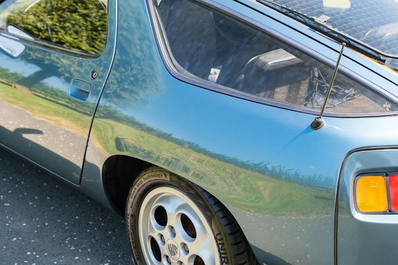 Porsche 928