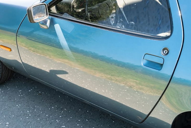 Porsche 928