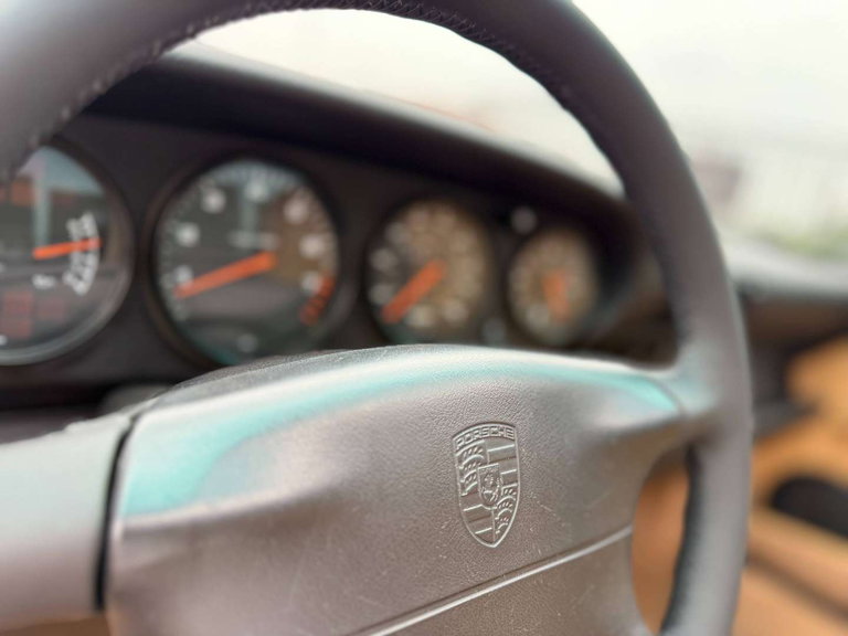 Porsche 993 Carrera 4