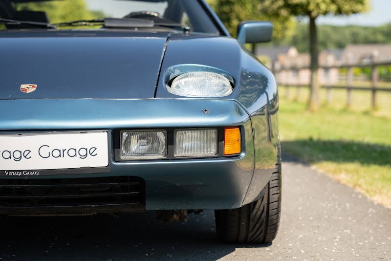 Porsche 928