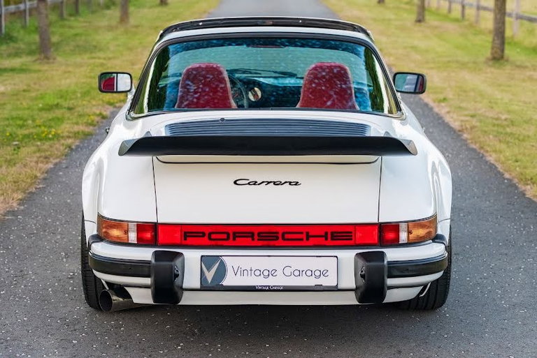 Porsche 911 Carrera 3.2