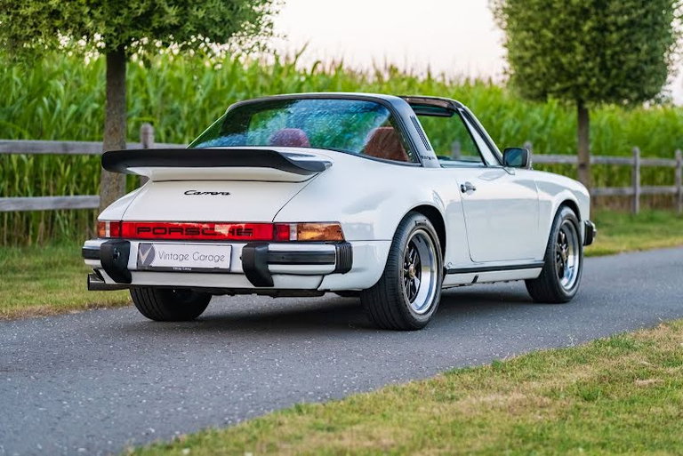 Porsche 911 Carrera 3.2