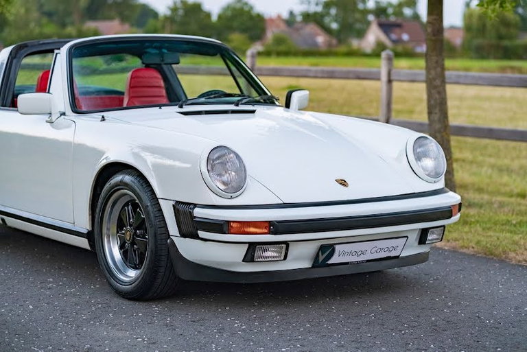 Porsche 911 Carrera 3.2