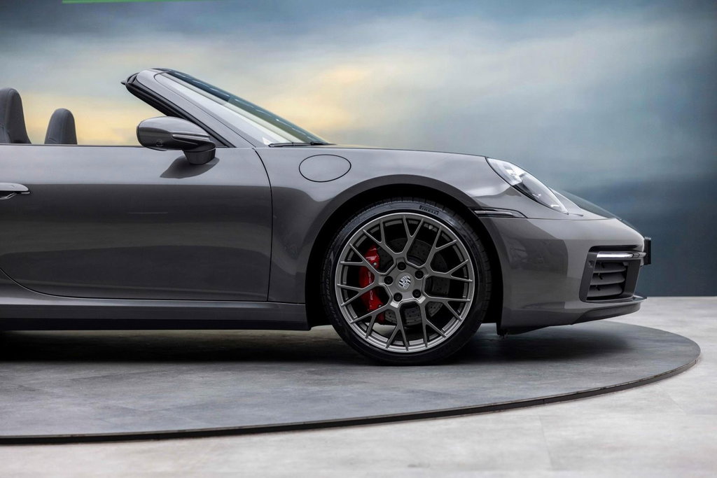 Porsche 992 Carrera 4S