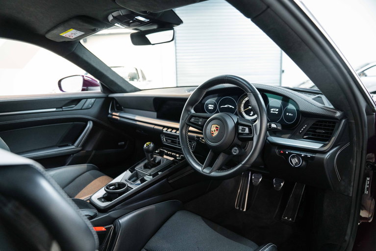 Porsche 992 GT3 Touring