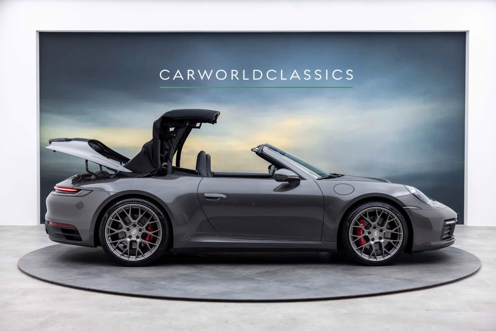 Porsche 992 Carrera 4S