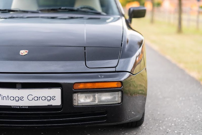 Porsche 944 S2 Coupé