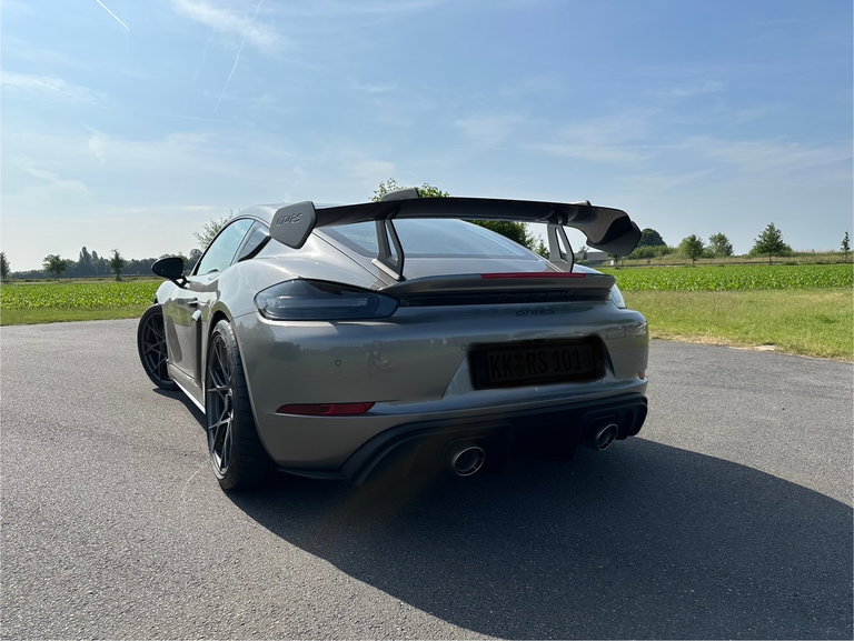 Porsche 718 Cayman GT4 RS