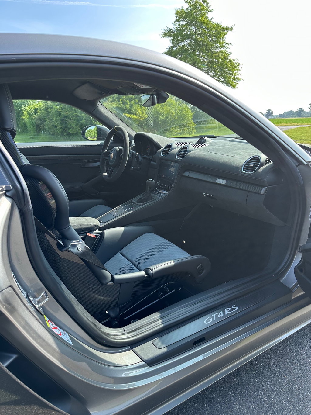 Porsche 718 Cayman GT4 RS