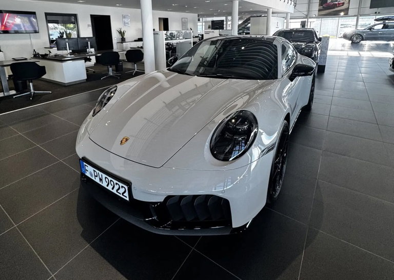 Porsche 992.2 Carrera GTS