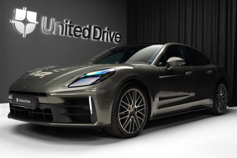 Porsche Panamera 4