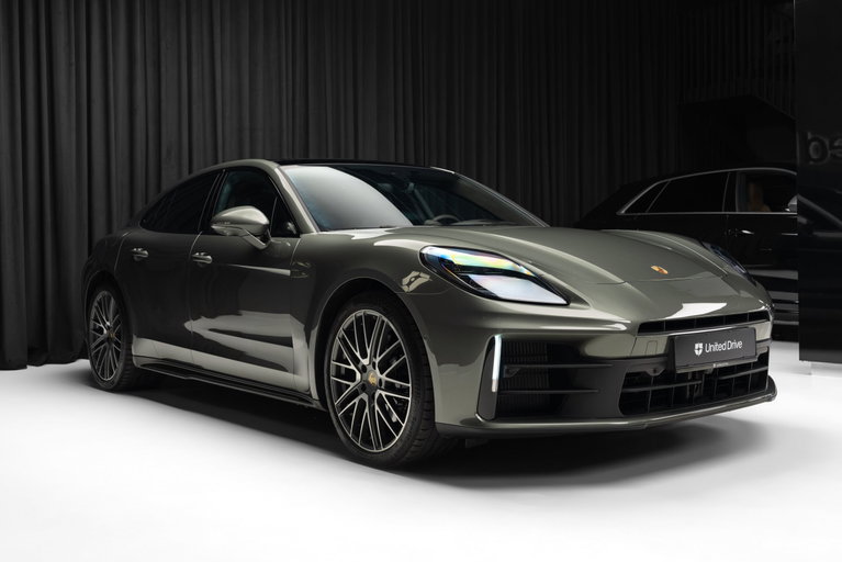 Porsche Panamera 4