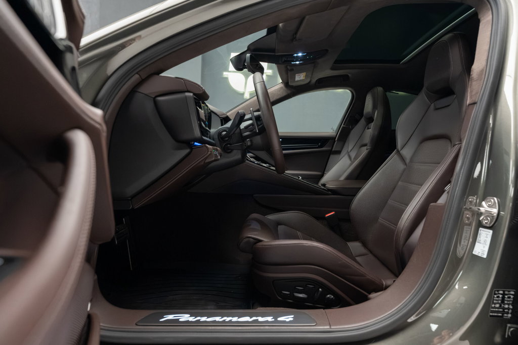 Porsche Panamera 4