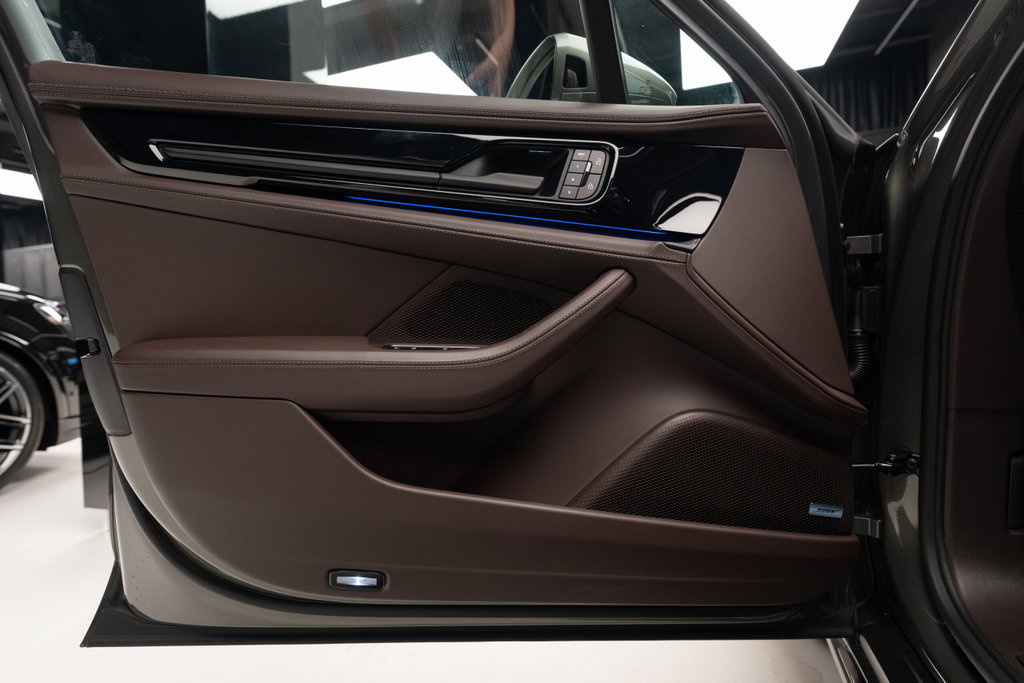 Porsche Panamera 4