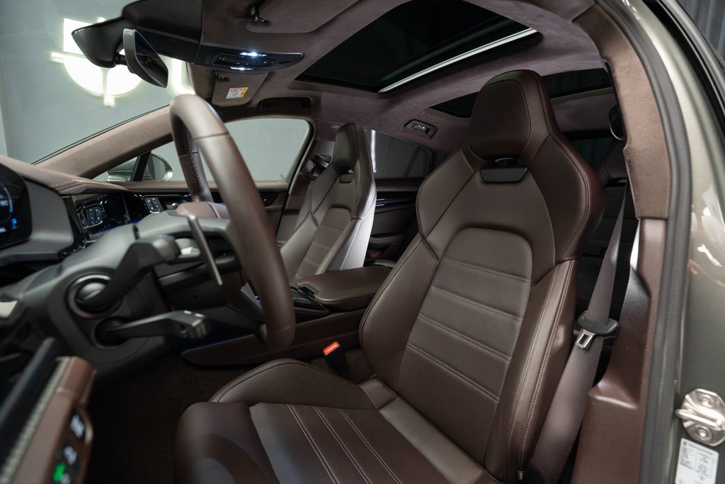 Porsche Panamera 4