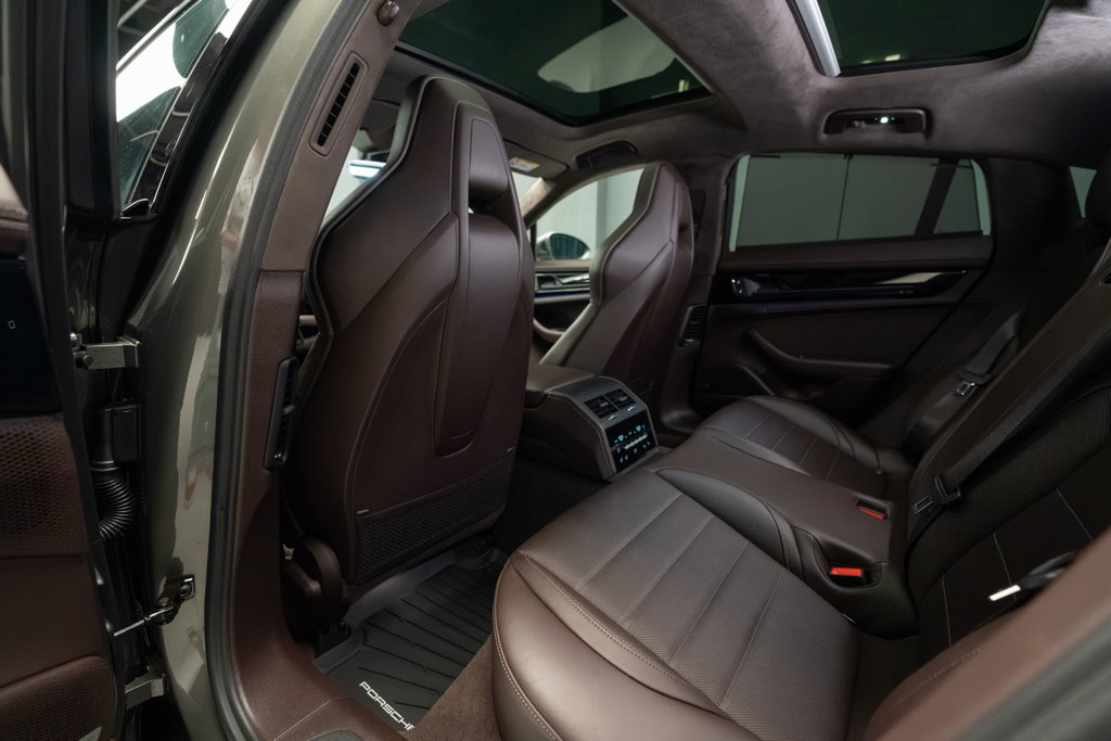 Porsche Panamera 4