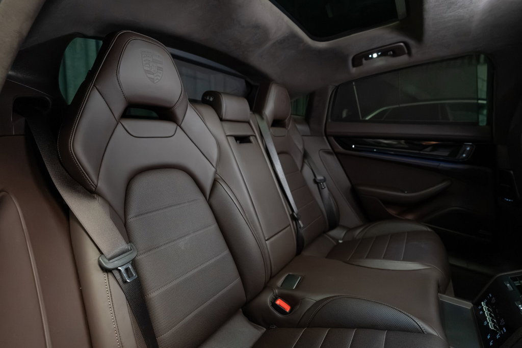Porsche Panamera 4