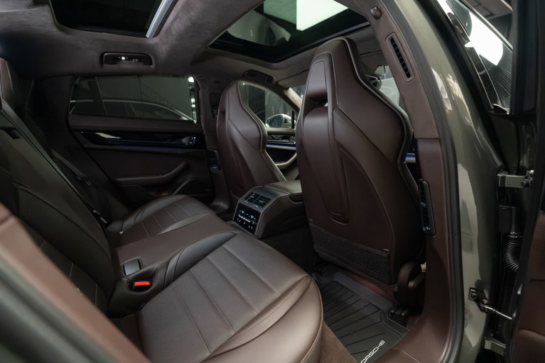 Porsche Panamera 4