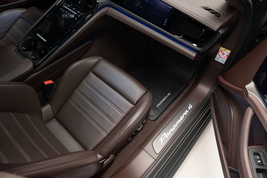Porsche Panamera 4