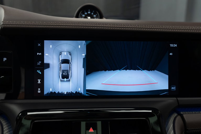 Porsche Panamera 4