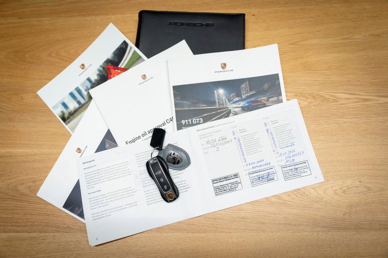 Porsche 992 GT3 Touring