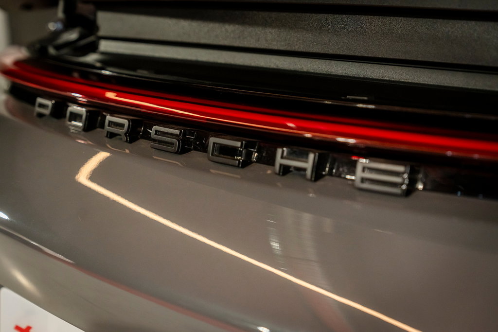 Porsche 992 GT3 Touring