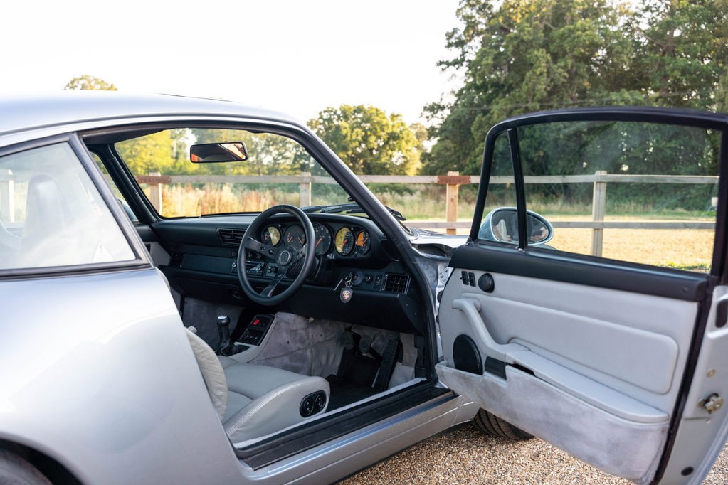Porsche 993 Carrera 4