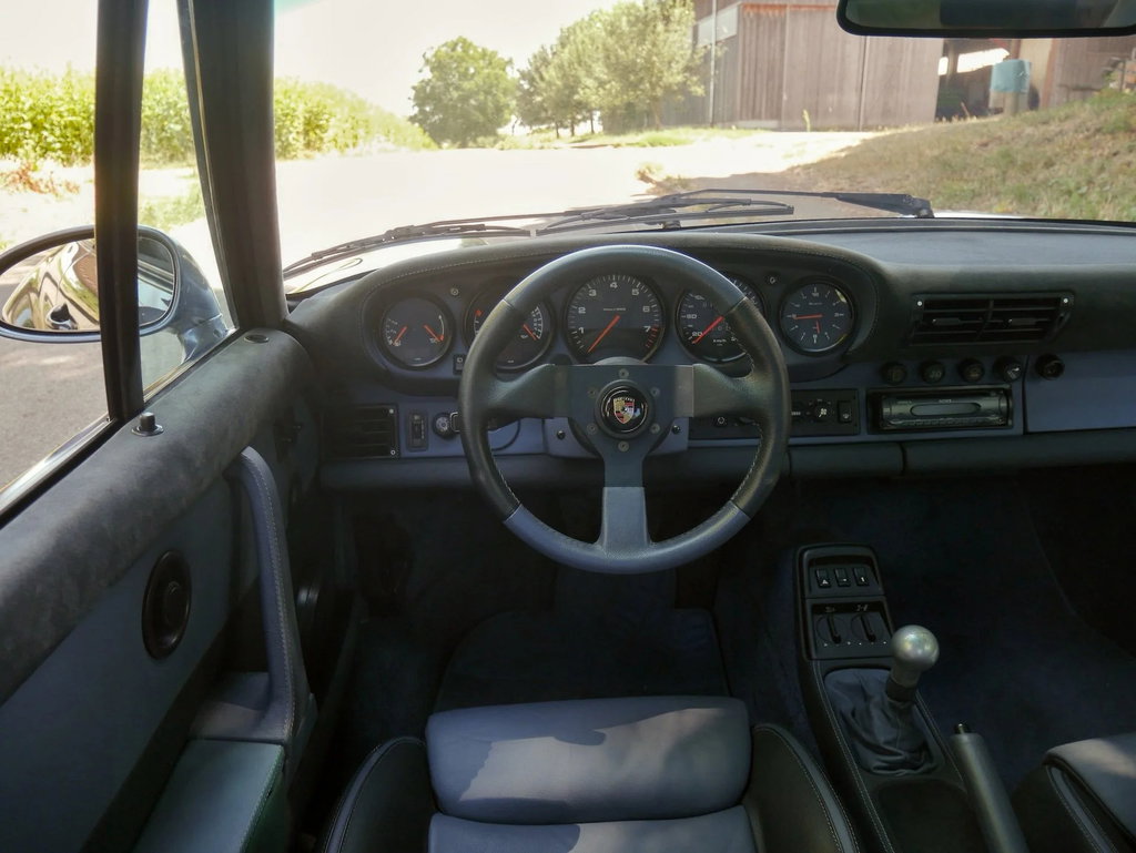 Porsche 964 Carrera 4