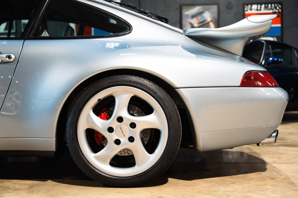Porsche 993 Carrera 4