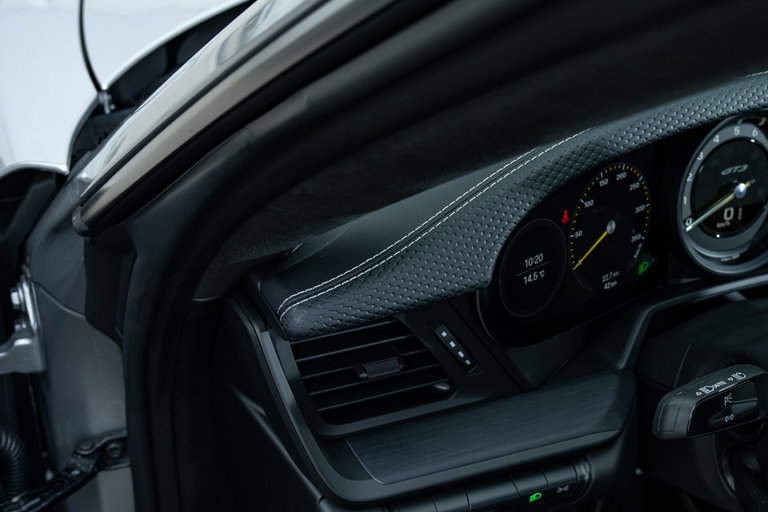 Porsche 992 GT3 Touring