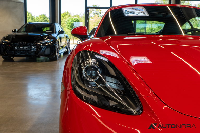 Porsche 718 Cayman