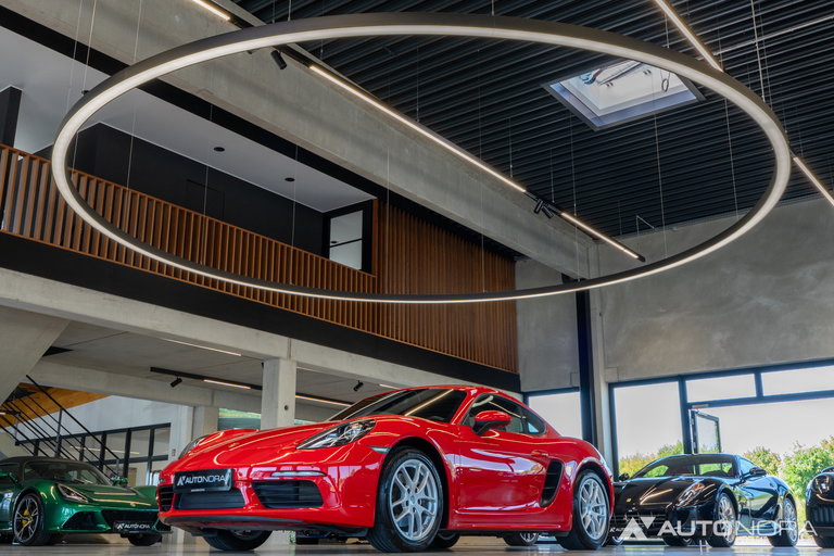 Porsche 718 Cayman