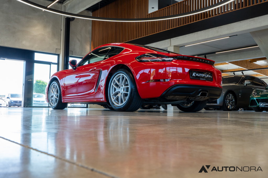 Porsche 718 Cayman
