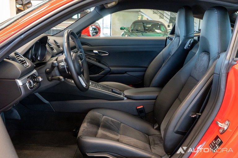 Porsche 718 Cayman