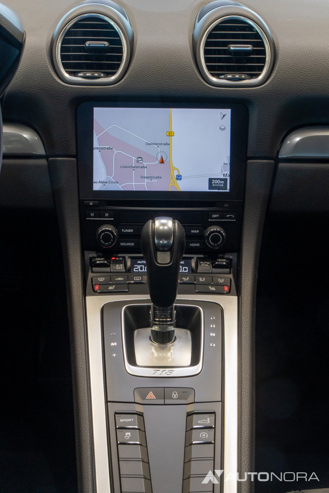 Porsche 718 Cayman
