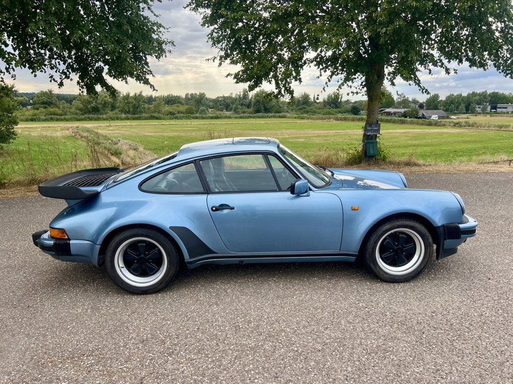 Porsche 911 Turbo 3.3