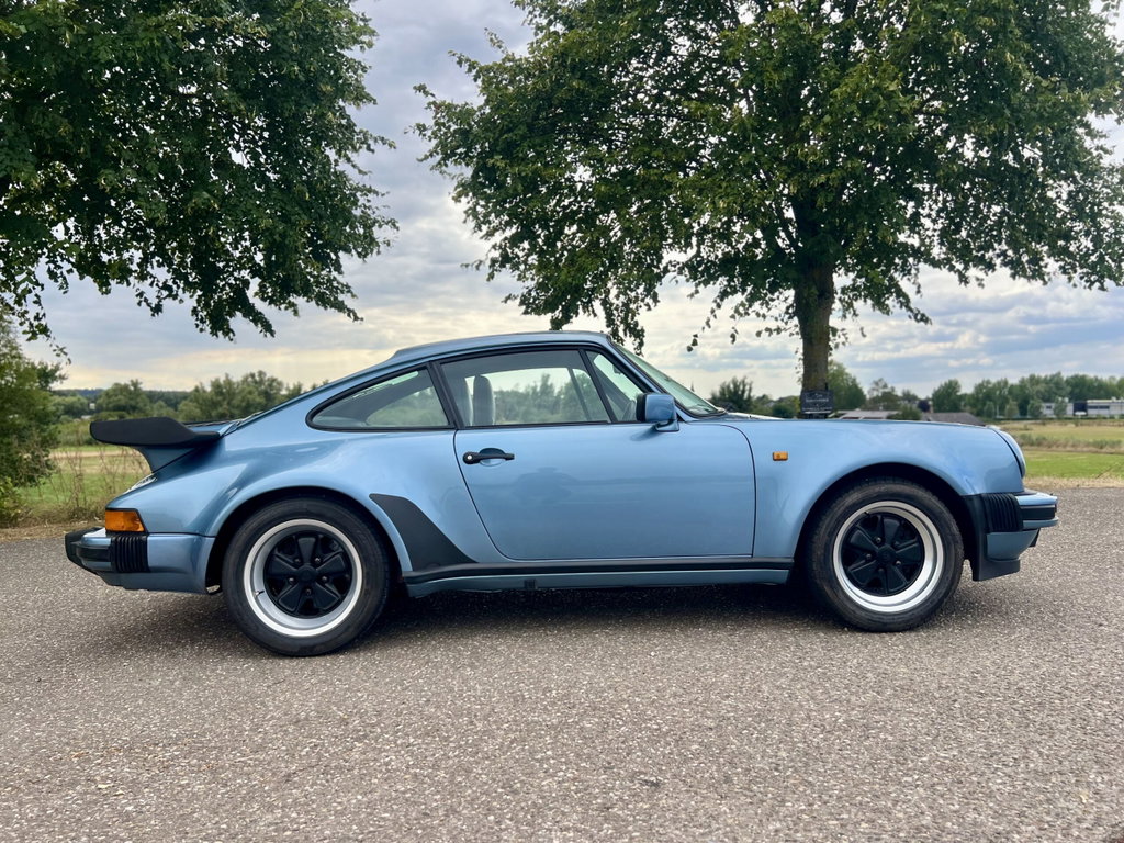 Porsche 911 Turbo 3.3