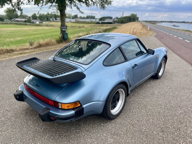 Porsche 911 Turbo 3.3