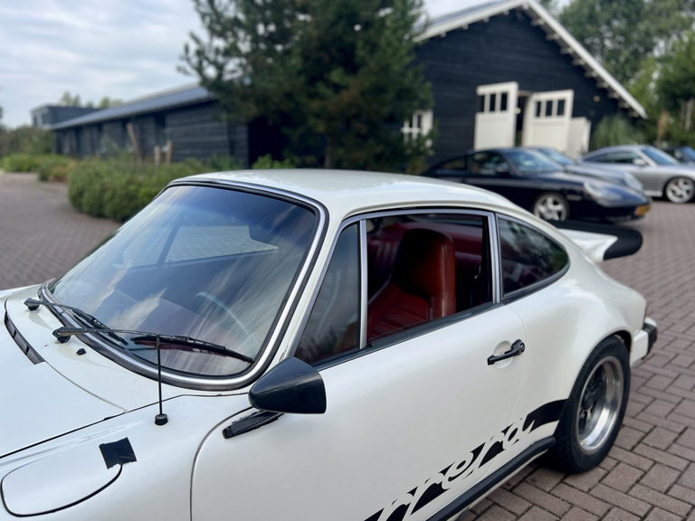 Porsche 911 Carrera (US)