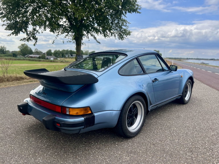 Porsche 911 Turbo 3.3