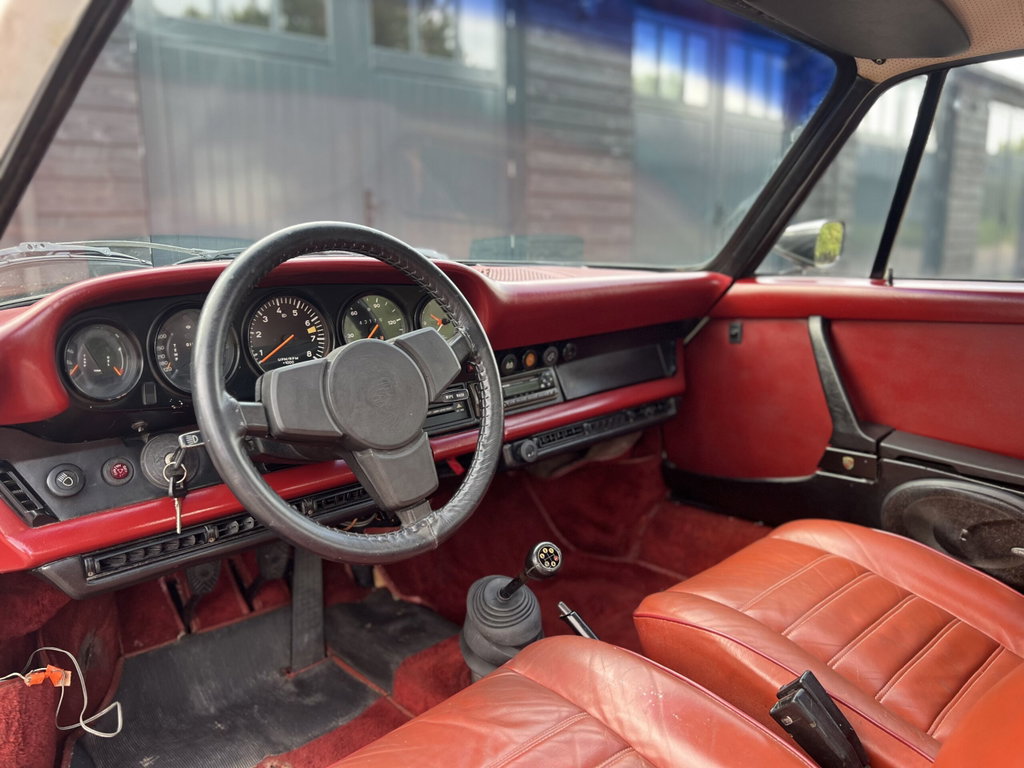 Porsche 911 Carrera (US)