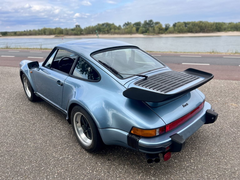 Porsche 911 Turbo 3.3