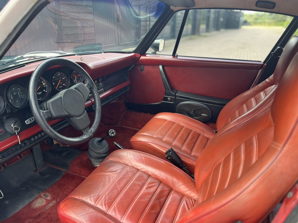 Porsche 911 Carrera (US)