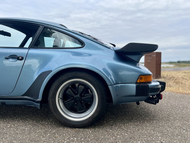 Porsche 911 Turbo 3.3