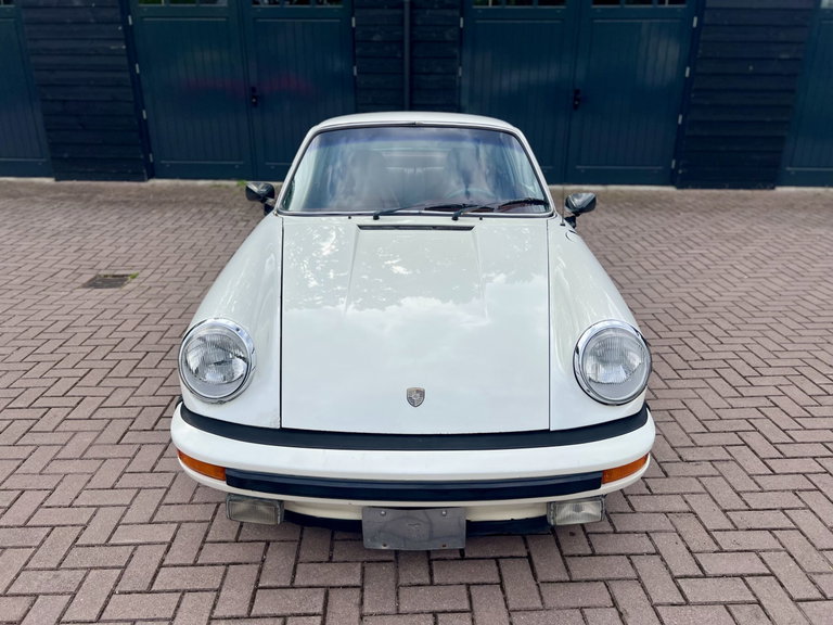 Porsche 911 Carrera (US)
