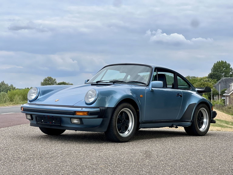 Porsche 911 Turbo 3.3