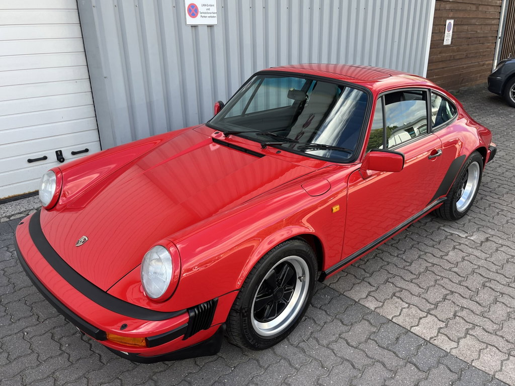 Porsche 911 Carrera 3.2