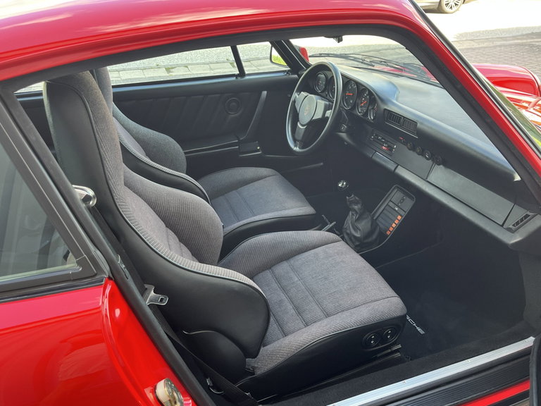 Porsche 911 Carrera 3.2
