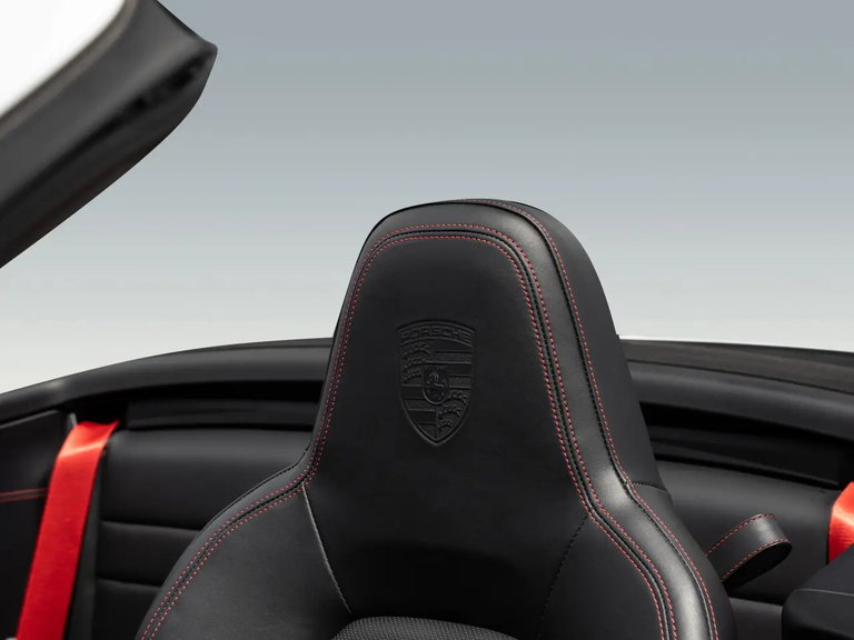 Porsche 992 Carrera 4S